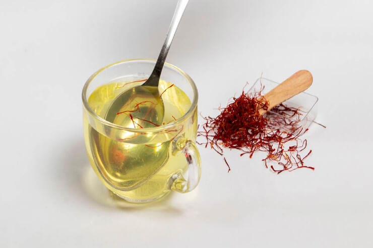 تشخیص زعفران اصل با اب سرد