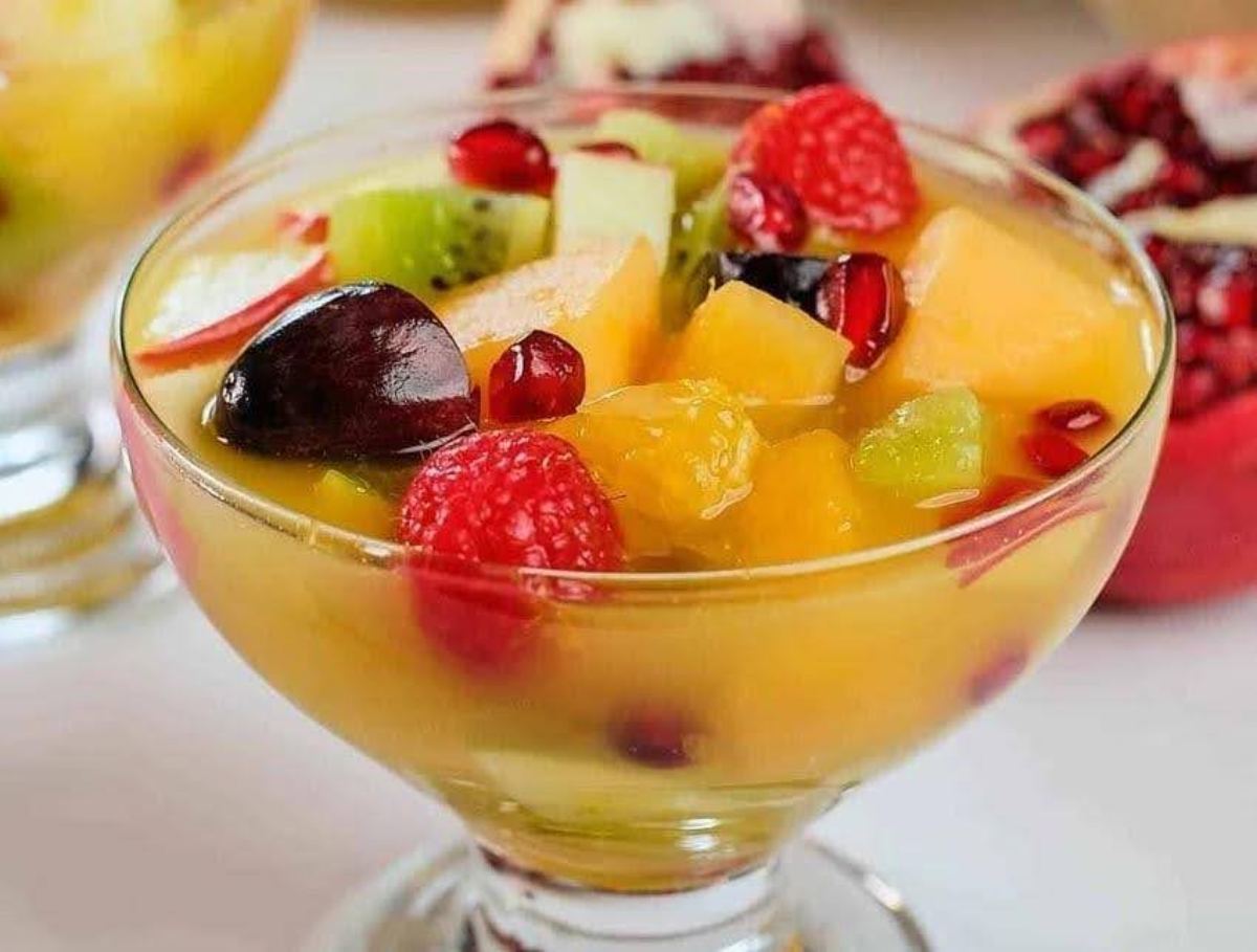 سالاد میوه تابستانی با آب انبه