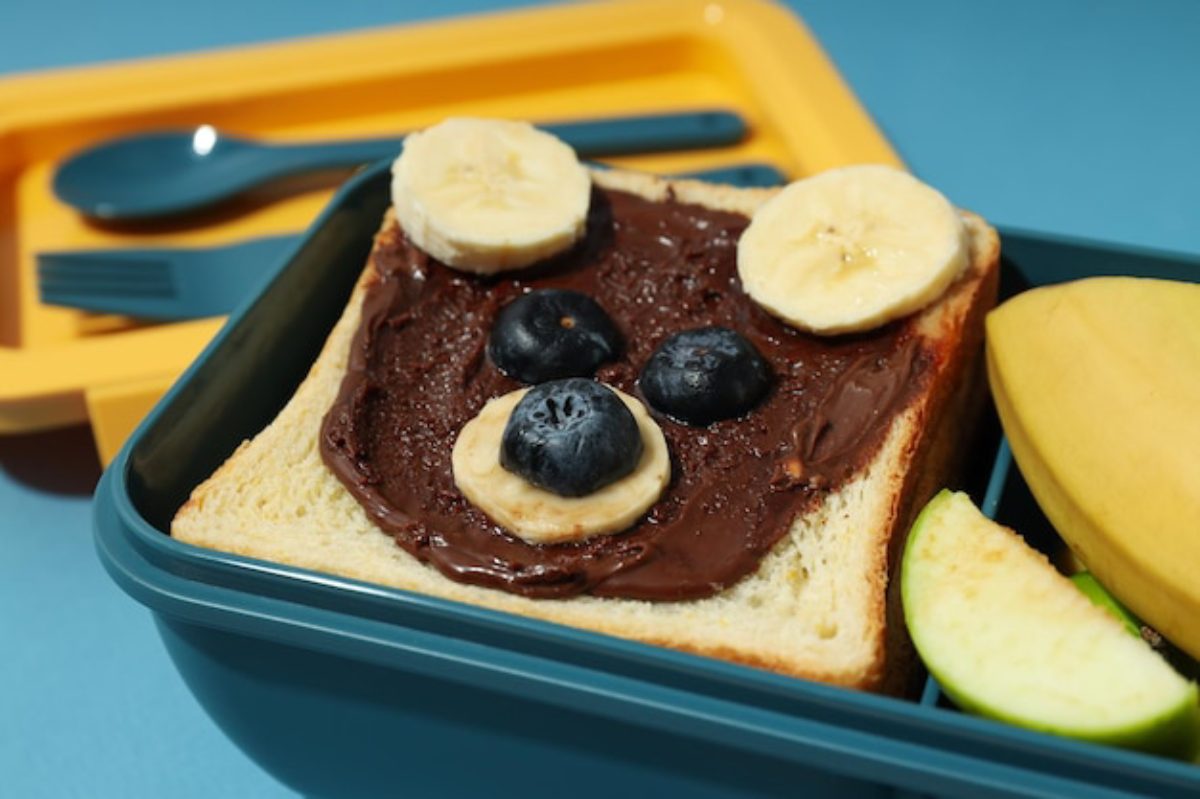 صبحانه با نان تست برای کودک