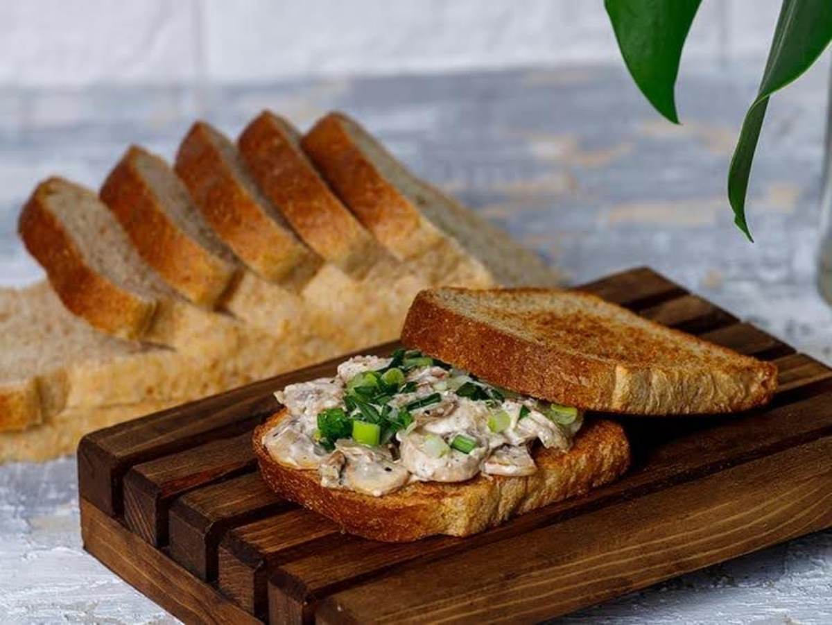 صبحانه با نان تست برای کودک-تست قارچ و خامه