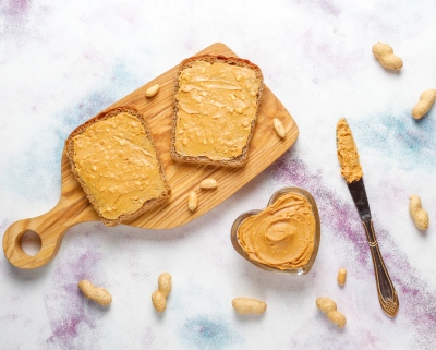 لقمه مدرسه با کره بادام زمینی